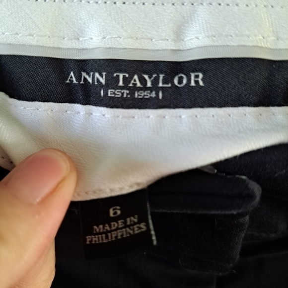 Ann Taylor Signature Women's Size 6 Black Cropped Leg Black Pleated NEW Pants - Picture 4 of 11